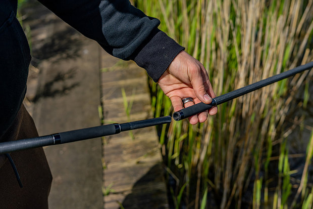 Fox Carp - Epuisette Horizon X6 42&quot; Carbon Landing Net (Camo Mesh)  - Fox Carp