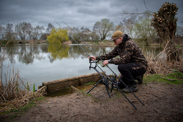 Fox Carp - Rodpod Eos 2 &amp; 3 Rod Tri-Pod - Fox Carp