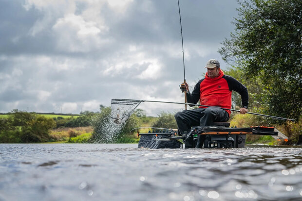 Guru - Schepnetsteel  Aventus F1 Landing Net Handle / 2,70m - Guru