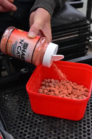 Dynamite Baits - Shake&#039;N&#039; Catch Color &amp; Flavour Enhancer - Dynamite Baits