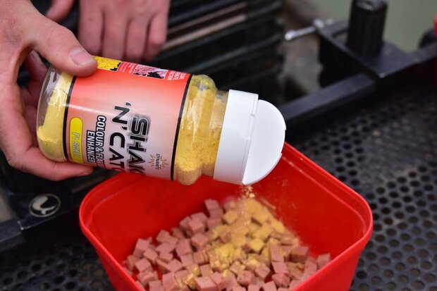 Dynamite Baits - Shake&#039;N&#039; Catch Color &amp; Flavour Enhancer - Dynamite Baits