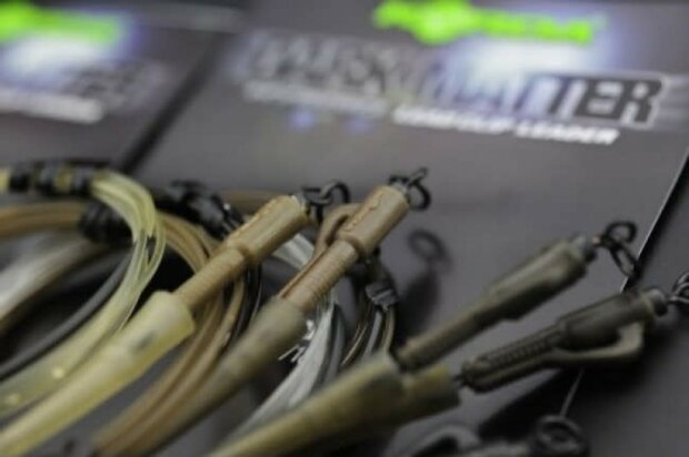 Korda - Dark Matter Ring Swivel Leader / 50cm - Korda