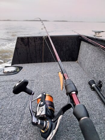 Westin - Creature Bait Rigged &lsquo;N Ready Ned Worm Slim Dark Water Mix / 5.5cm - Westin