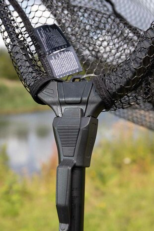 Warrior Net R50 / 50cm - Extends to 2m - Fox Rage