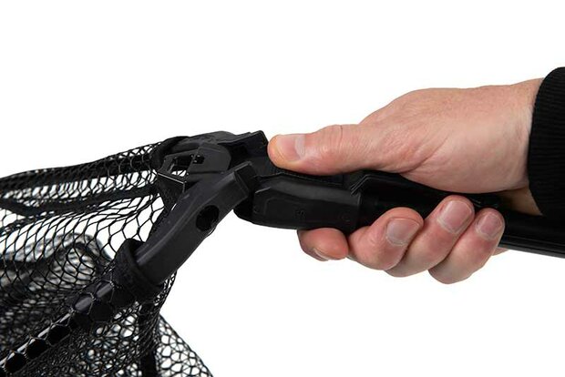 Fox Rage - Warrior Net R60 / 60cm - Extends To 2.1m - Fox Rage